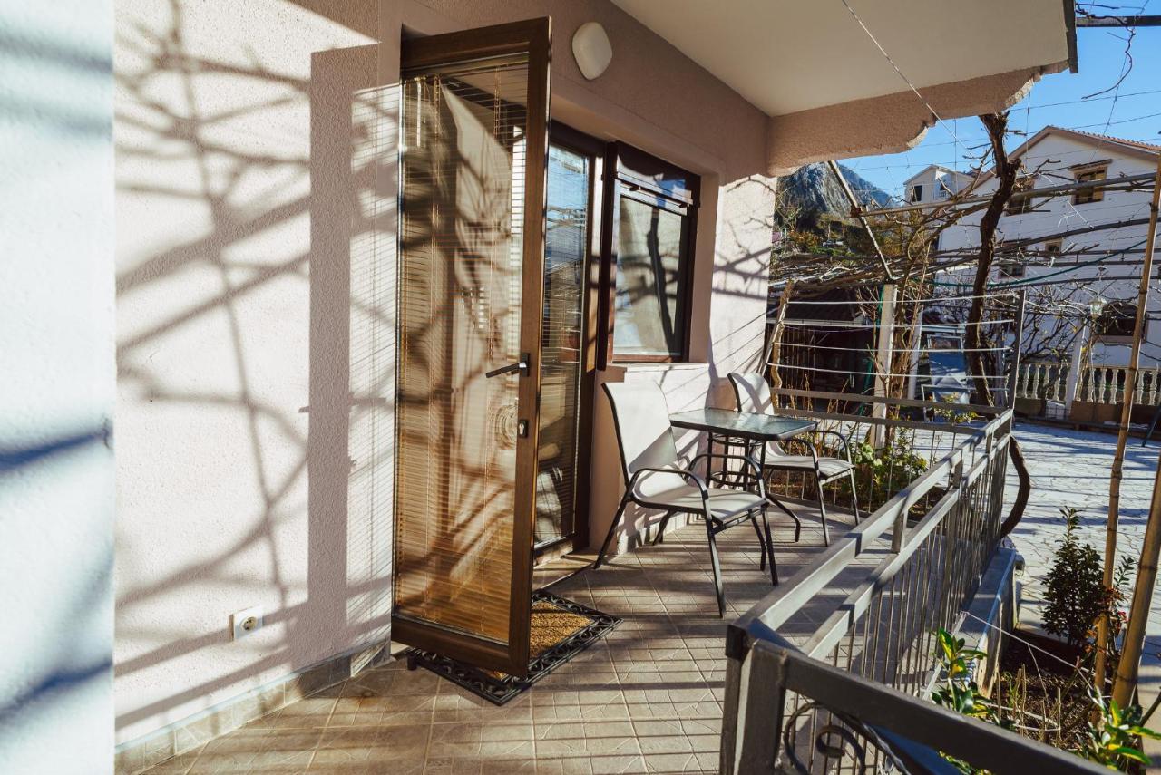 Azure Adriatic Apartamento Kotor Exterior foto