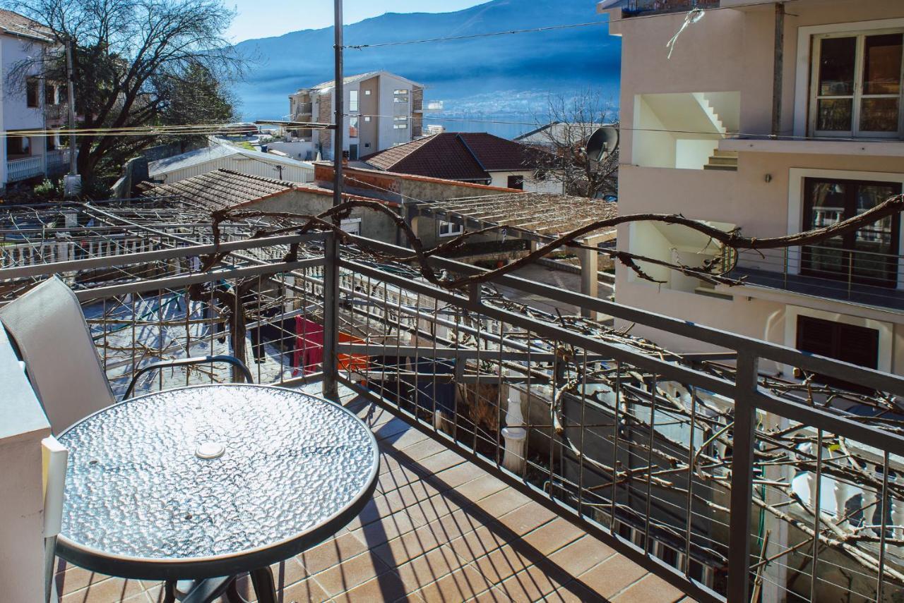 Azure Adriatic Apartamento Kotor Exterior foto