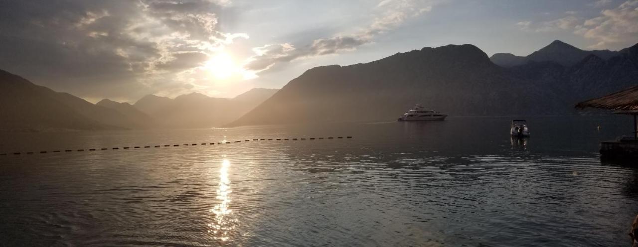 Azure Adriatic Apartamento Kotor Exterior foto